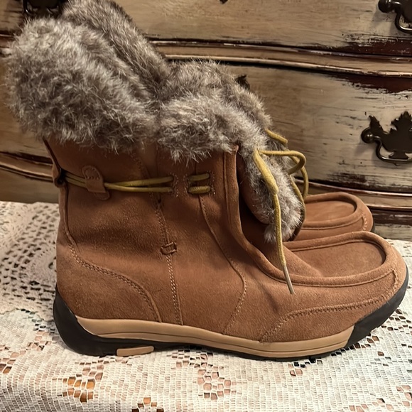 Lands End boots - Picture 2 of 8